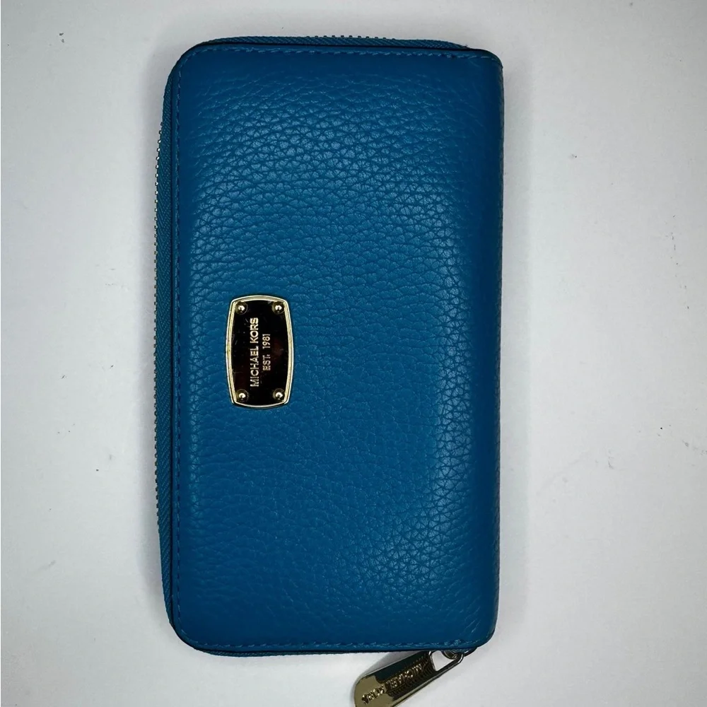 MICHAEL KORS Large Leather Jet Set Continental Blue Large Zip Around Wallet